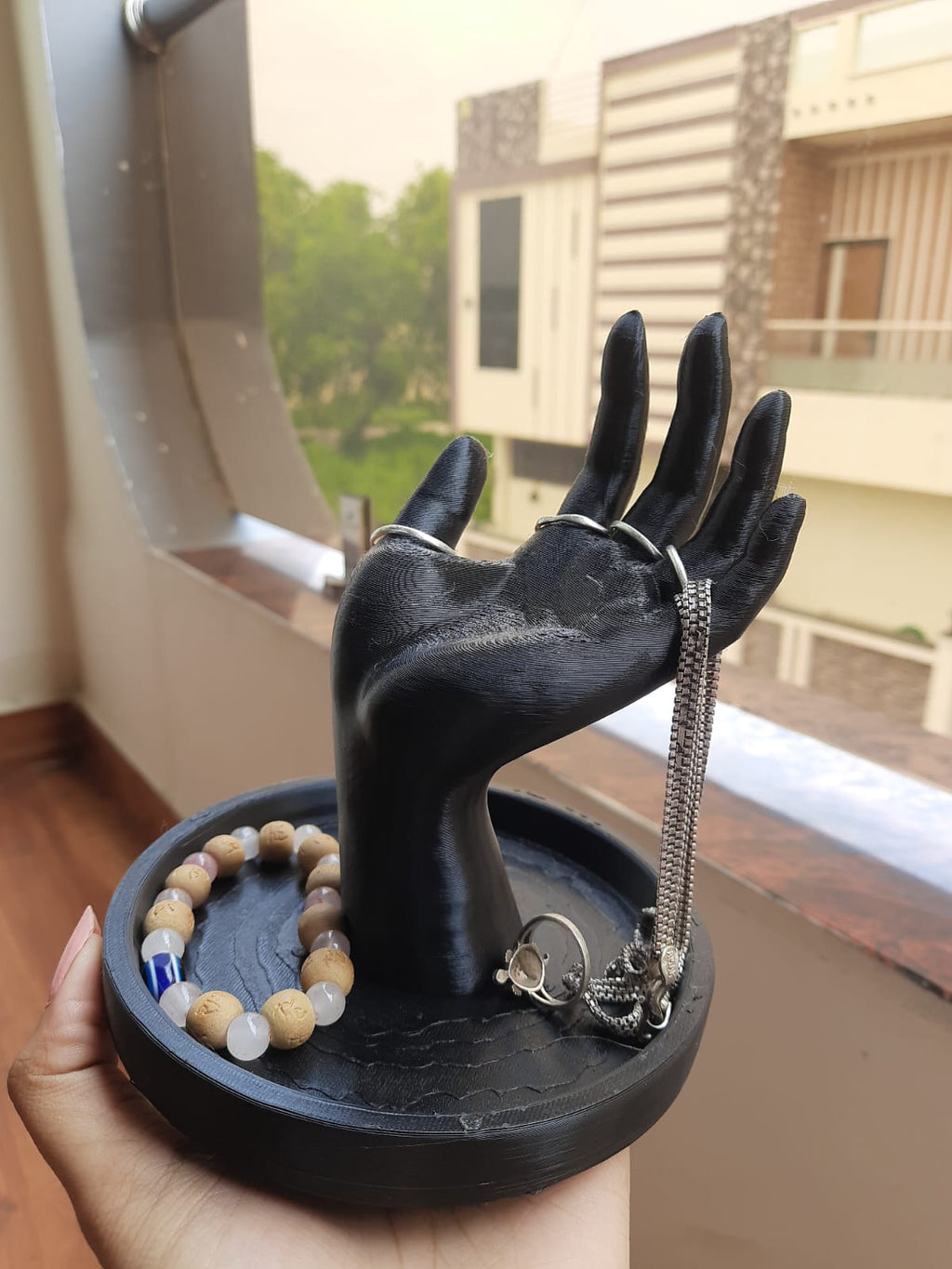 Sculpted Hand Jewelry Stand – 3D Printed Home Decor