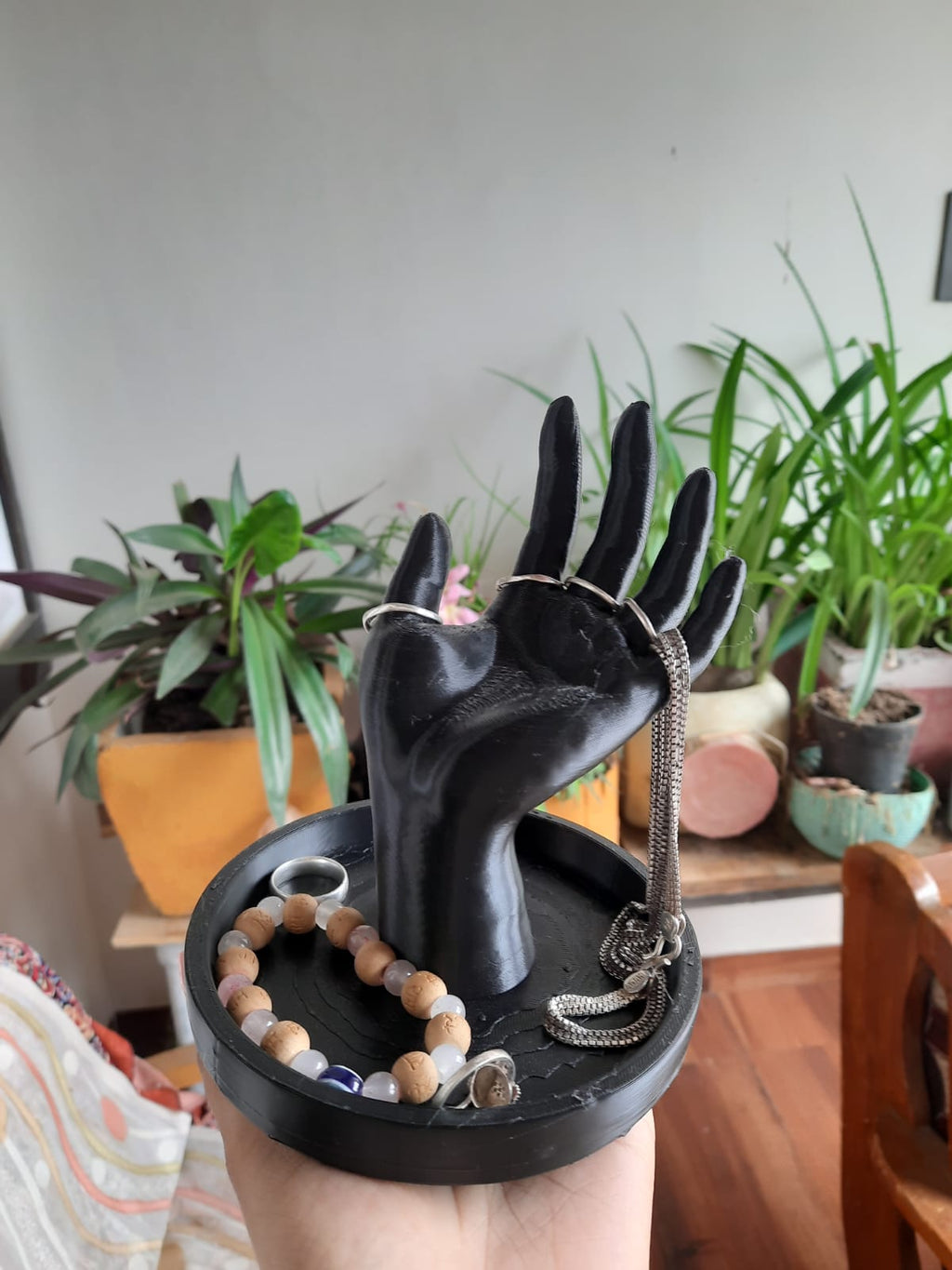 Sculpted Hand Jewelry Stand – 3D Printed Home Decor